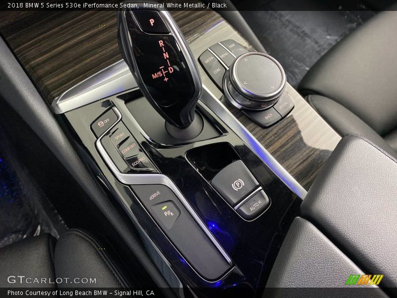 Mineral White Metallic / Black 2018 BMW 5 Series 530e iPerfomance Sedan
