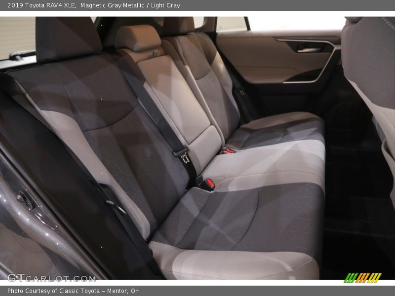 Magnetic Gray Metallic / Light Gray 2019 Toyota RAV4 XLE