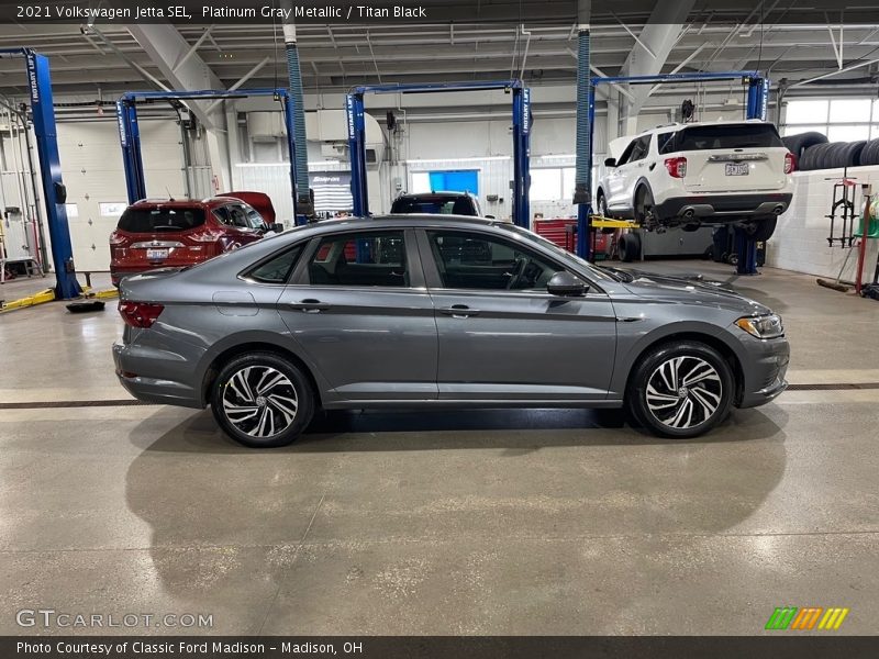 Platinum Gray Metallic / Titan Black 2021 Volkswagen Jetta SEL