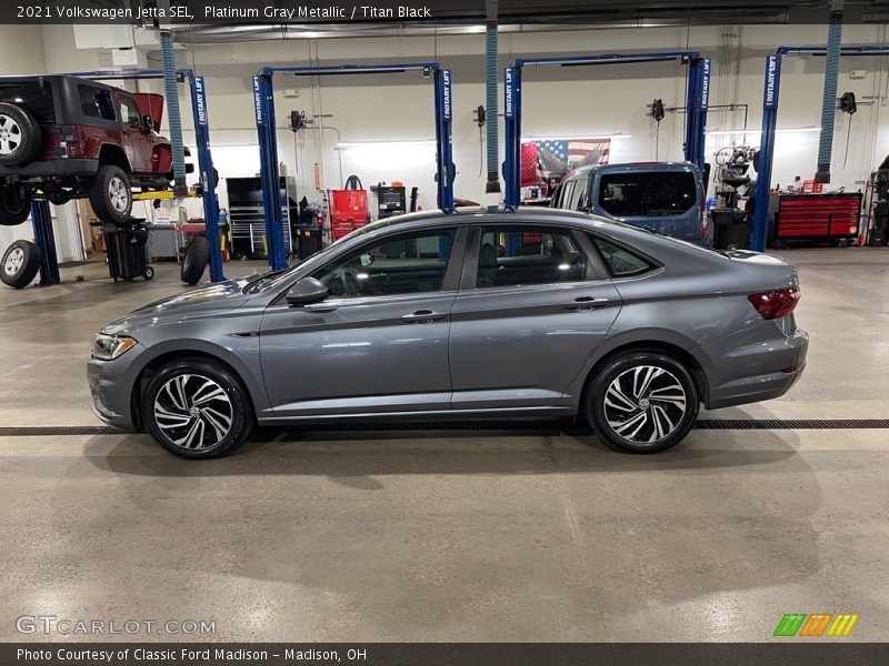 Platinum Gray Metallic / Titan Black 2021 Volkswagen Jetta SEL