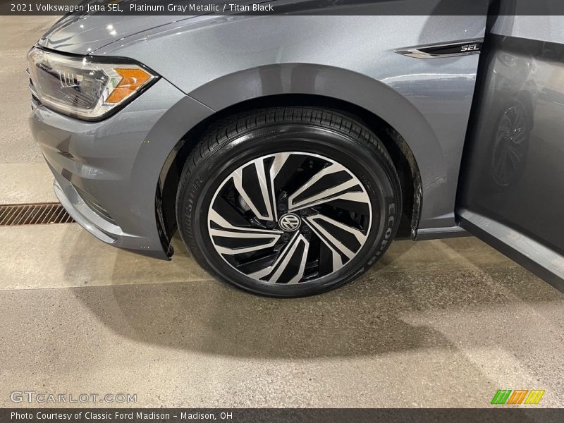 Platinum Gray Metallic / Titan Black 2021 Volkswagen Jetta SEL