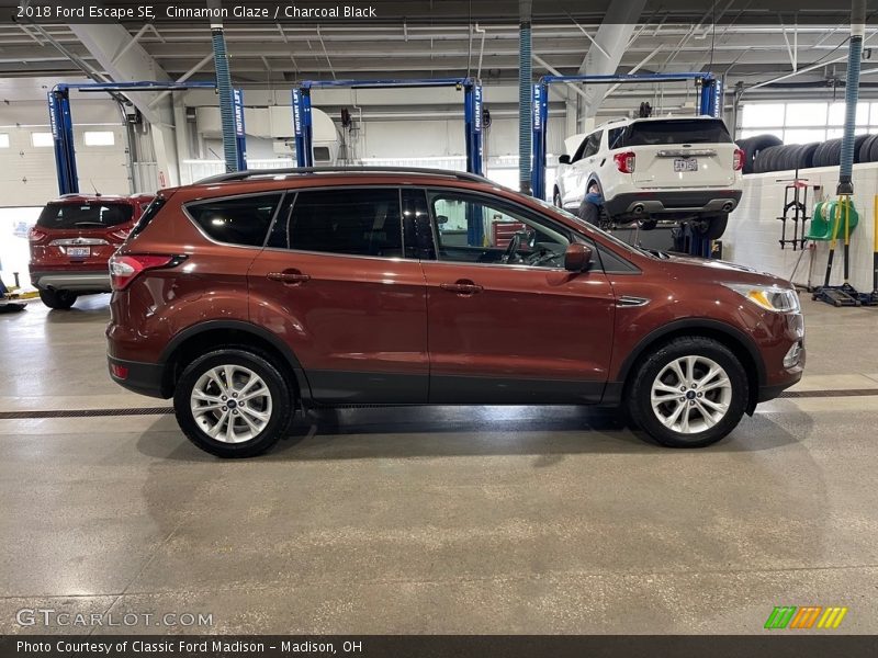 Cinnamon Glaze / Charcoal Black 2018 Ford Escape SE