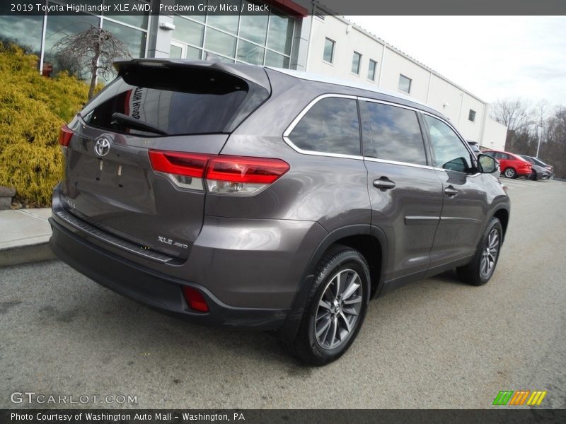 Predawn Gray Mica / Black 2019 Toyota Highlander XLE AWD