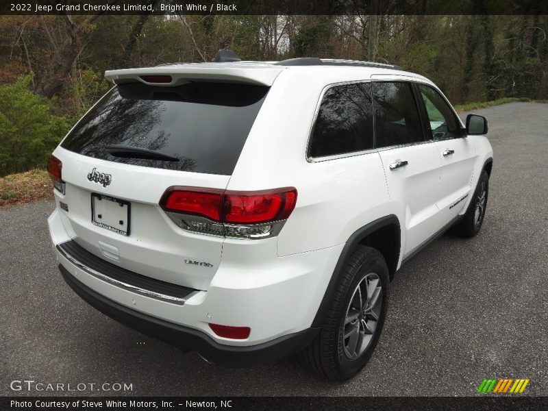 Bright White / Black 2022 Jeep Grand Cherokee Limited