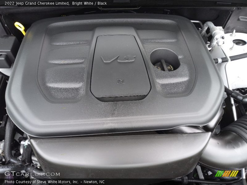 Bright White / Black 2022 Jeep Grand Cherokee Limited