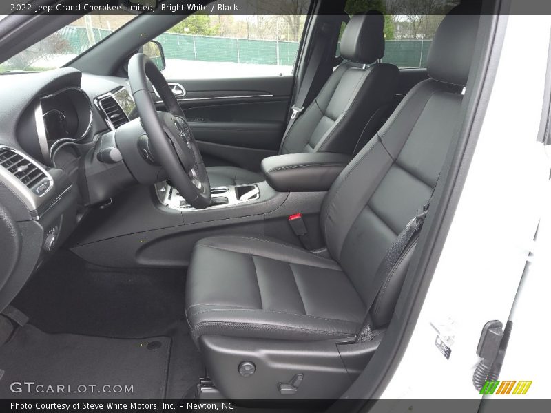 Front Seat of 2022 Grand Cherokee Limited