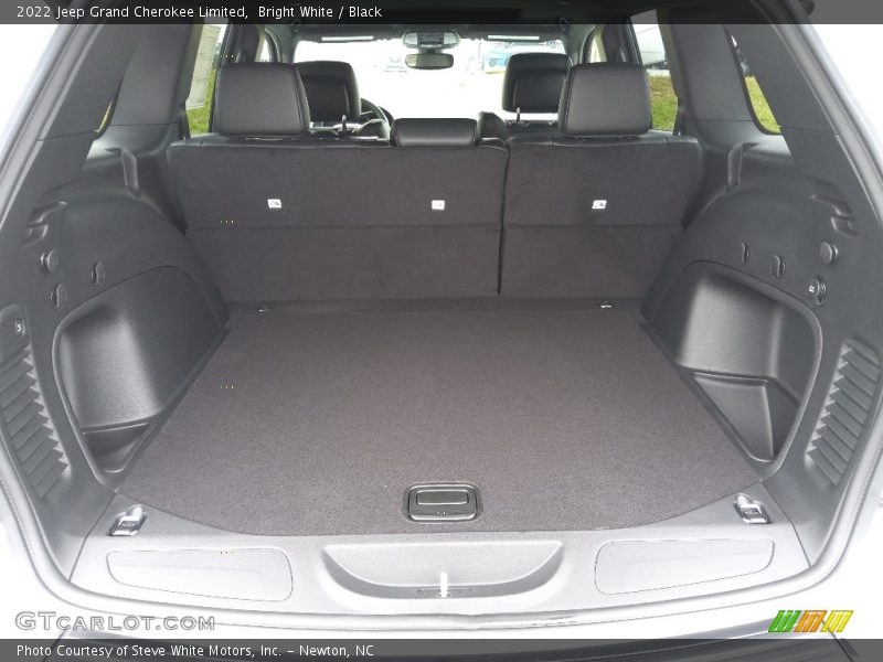  2022 Grand Cherokee Limited Trunk