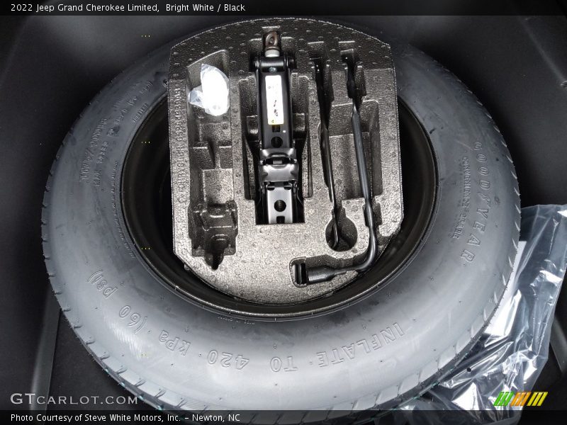  2022 Grand Cherokee Limited Trunk