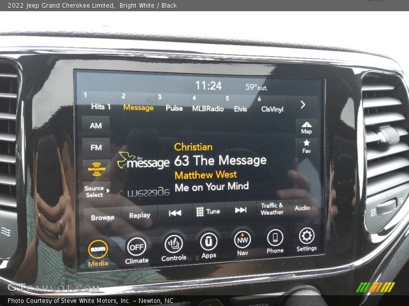 Controls of 2022 Grand Cherokee Limited