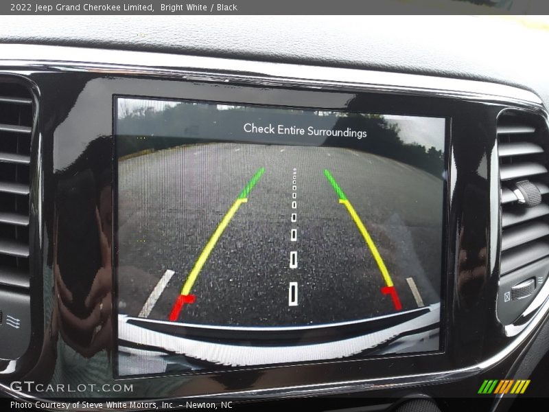 Bright White / Black 2022 Jeep Grand Cherokee Limited