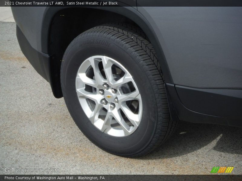 Satin Steel Metallic / Jet Black 2021 Chevrolet Traverse LT AWD
