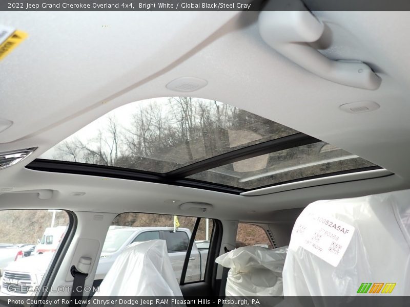 Bright White / Global Black/Steel Gray 2022 Jeep Grand Cherokee Overland 4x4