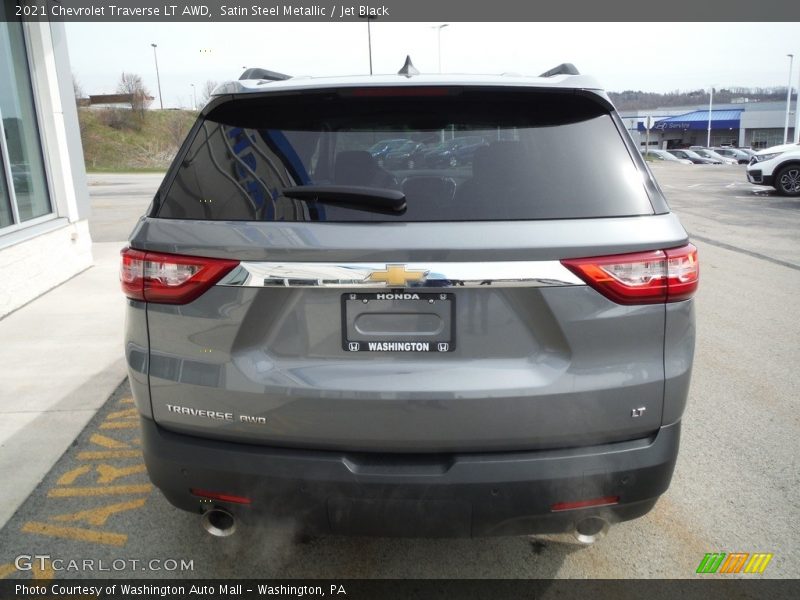 Satin Steel Metallic / Jet Black 2021 Chevrolet Traverse LT AWD