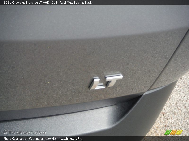 Satin Steel Metallic / Jet Black 2021 Chevrolet Traverse LT AWD