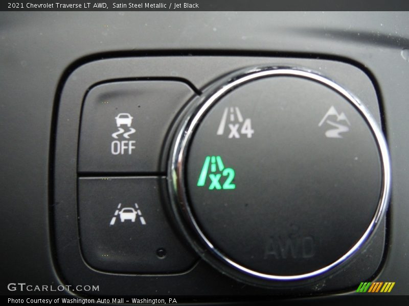 Satin Steel Metallic / Jet Black 2021 Chevrolet Traverse LT AWD