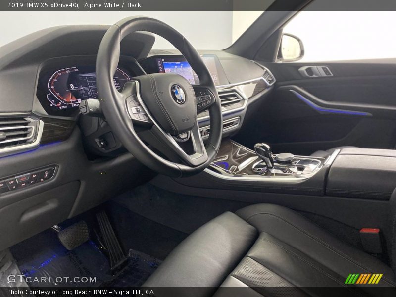 Alpine White / Black 2019 BMW X5 xDrive40i