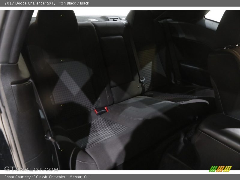 Pitch Black / Black 2017 Dodge Challenger SXT