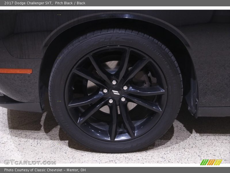 Pitch Black / Black 2017 Dodge Challenger SXT