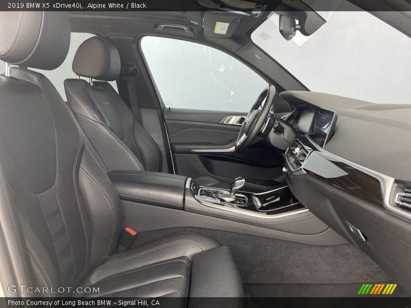 Alpine White / Black 2019 BMW X5 xDrive40i