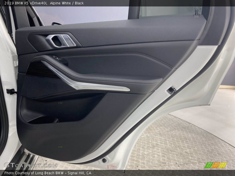 Alpine White / Black 2019 BMW X5 xDrive40i