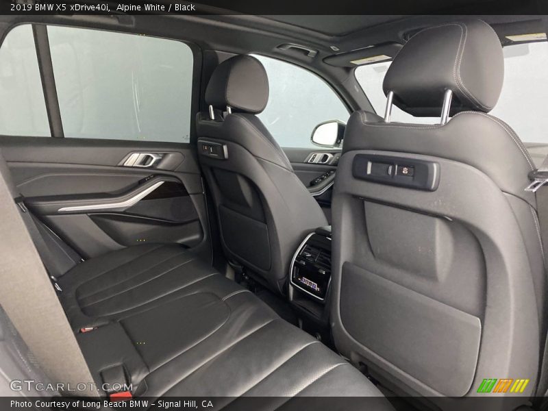 Alpine White / Black 2019 BMW X5 xDrive40i
