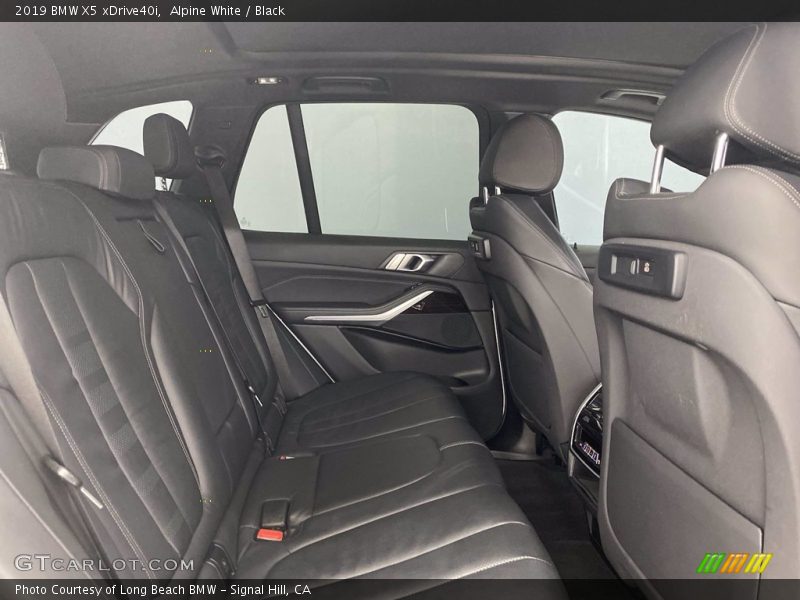 Alpine White / Black 2019 BMW X5 xDrive40i