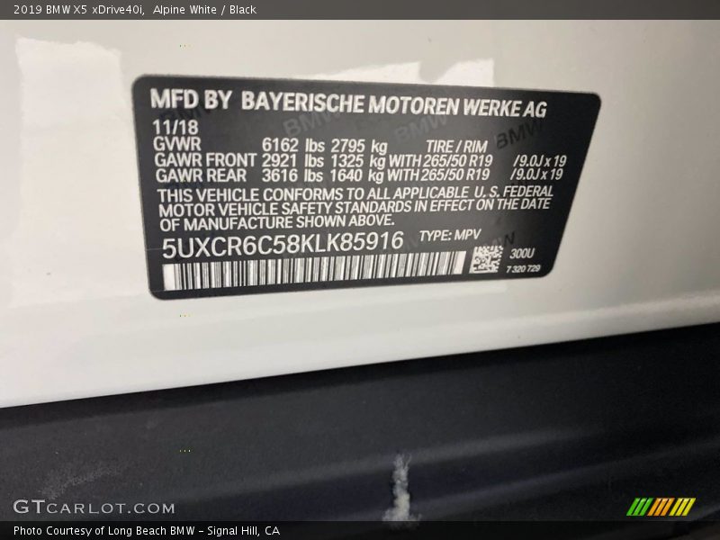 Alpine White / Black 2019 BMW X5 xDrive40i