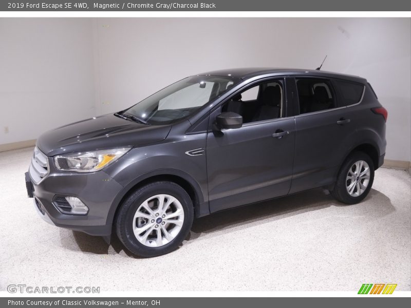 Magnetic / Chromite Gray/Charcoal Black 2019 Ford Escape SE 4WD