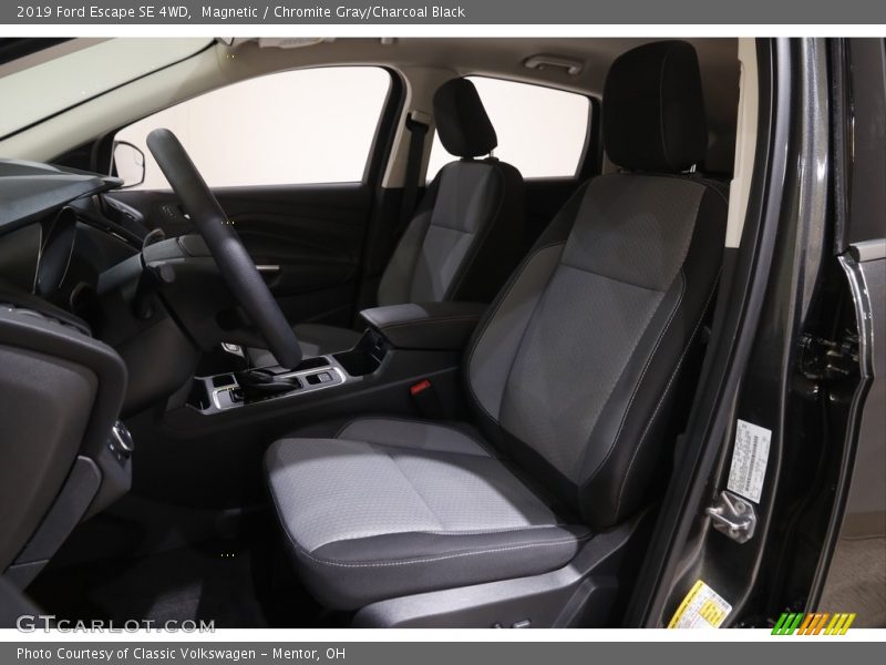 Magnetic / Chromite Gray/Charcoal Black 2019 Ford Escape SE 4WD