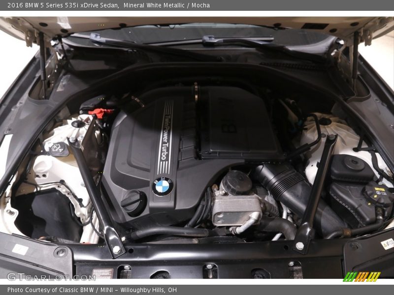 Mineral White Metallic / Mocha 2016 BMW 5 Series 535i xDrive Sedan