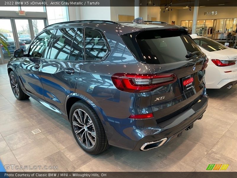 Arctic Gray Metallic / Tartufo 2022 BMW X5 xDrive40i
