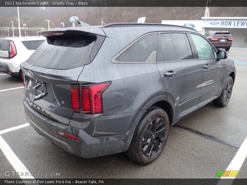 Gravity Gray / Black 2021 Kia Sorento S AWD