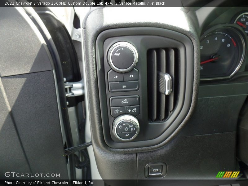 Controls of 2022 Silverado 2500HD Custom Double Cab 4x4