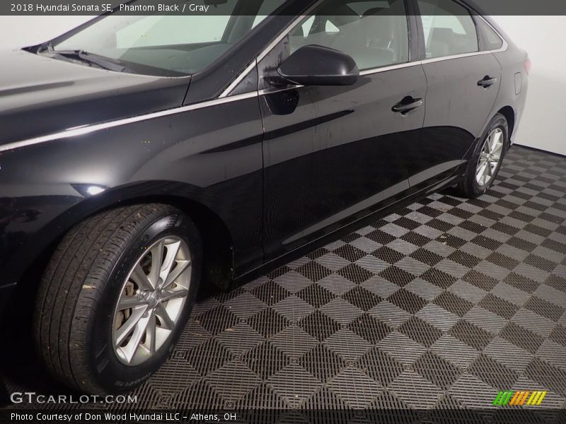 Phantom Black / Gray 2018 Hyundai Sonata SE