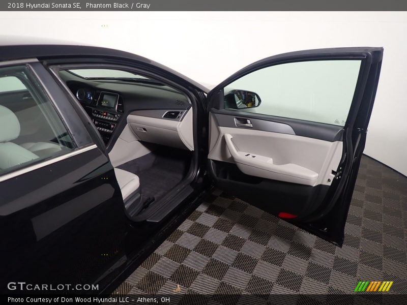 Phantom Black / Gray 2018 Hyundai Sonata SE