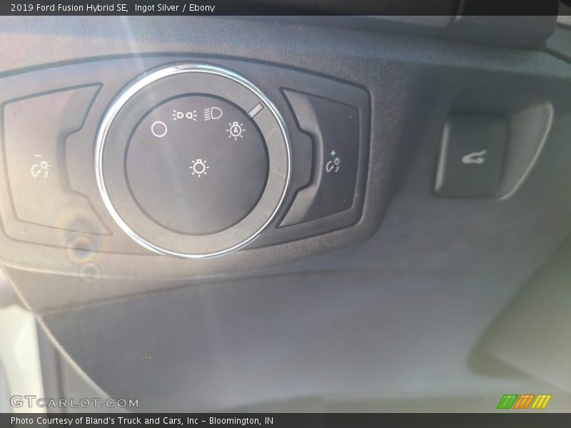Ingot Silver / Ebony 2019 Ford Fusion Hybrid SE