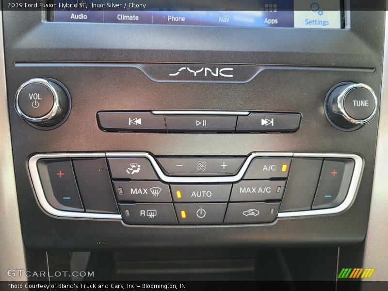 Ingot Silver / Ebony 2019 Ford Fusion Hybrid SE