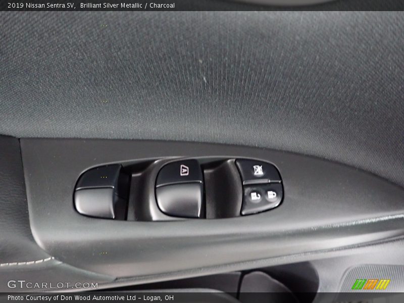 Brilliant Silver Metallic / Charcoal 2019 Nissan Sentra SV