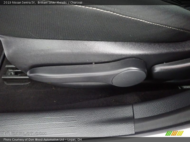 Brilliant Silver Metallic / Charcoal 2019 Nissan Sentra SV