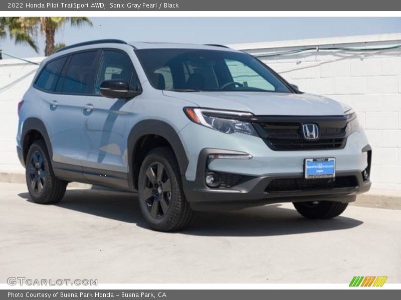 Front 3/4 View of 2022 Pilot TrailSport AWD