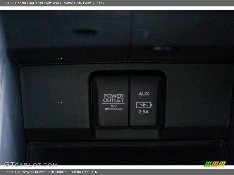 Sonic Gray Pearl / Black 2022 Honda Pilot TrailSport AWD