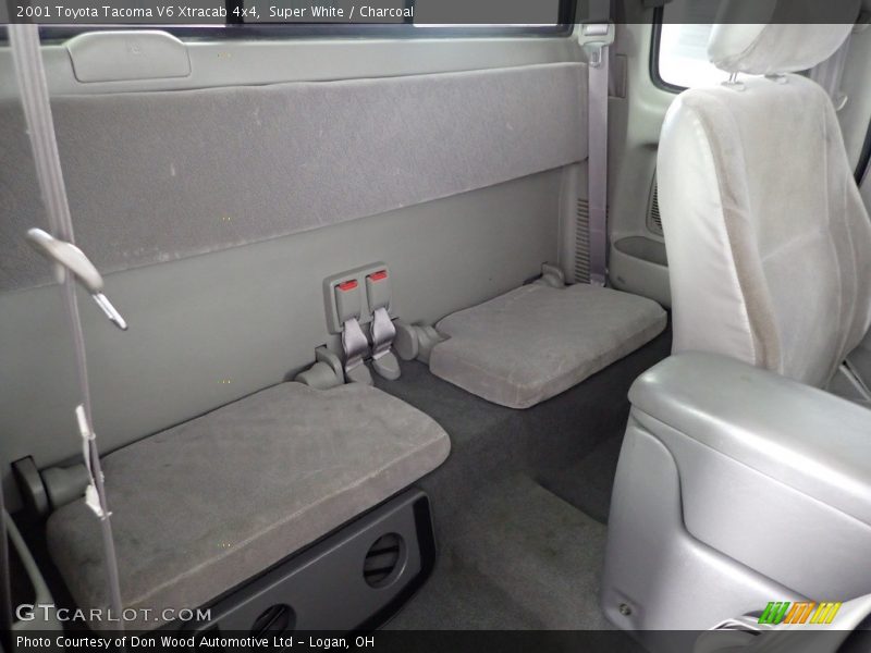 Super White / Charcoal 2001 Toyota Tacoma V6 Xtracab 4x4