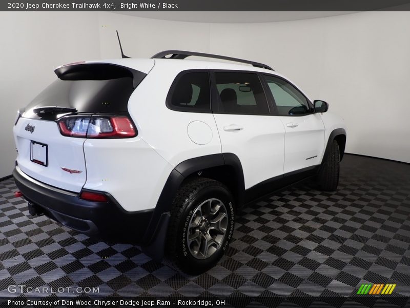 Bright White / Black 2020 Jeep Cherokee Trailhawk 4x4