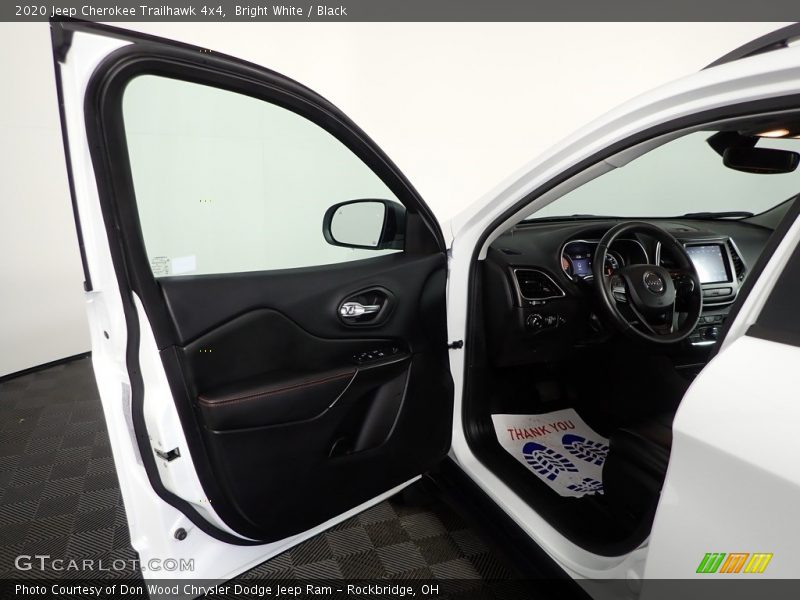 Bright White / Black 2020 Jeep Cherokee Trailhawk 4x4