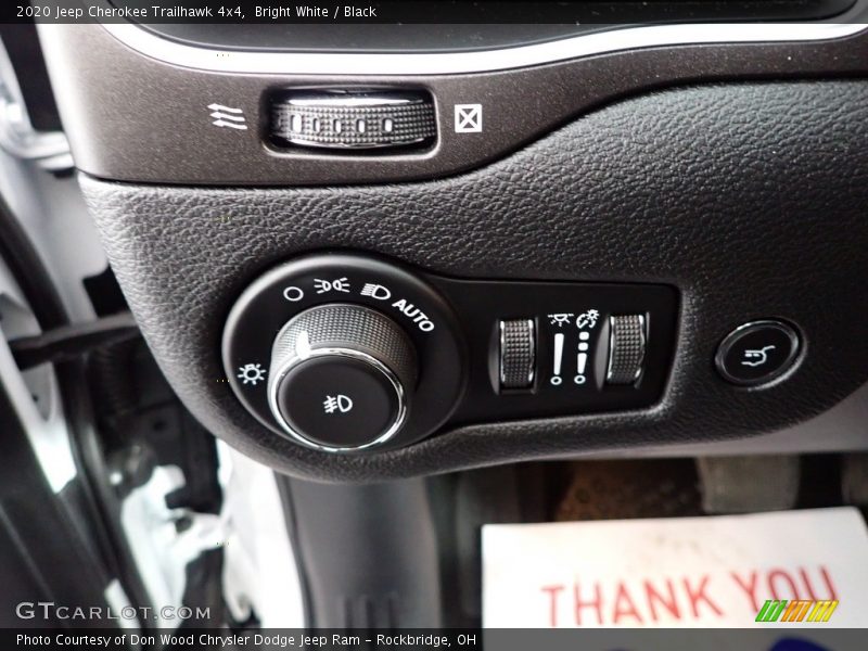 Bright White / Black 2020 Jeep Cherokee Trailhawk 4x4