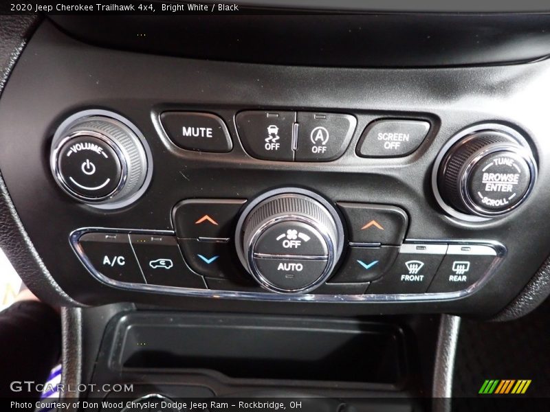 Bright White / Black 2020 Jeep Cherokee Trailhawk 4x4