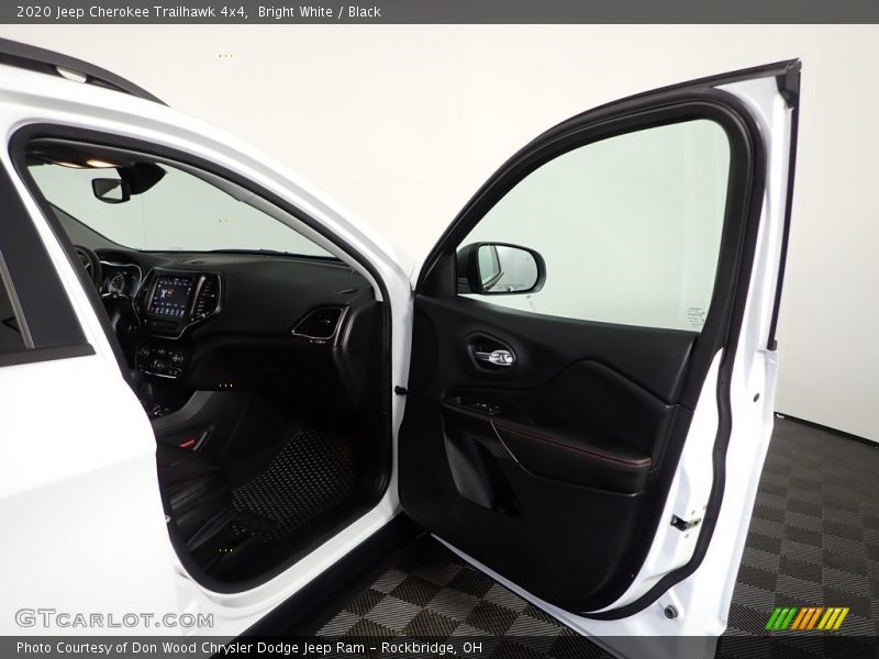 Bright White / Black 2020 Jeep Cherokee Trailhawk 4x4