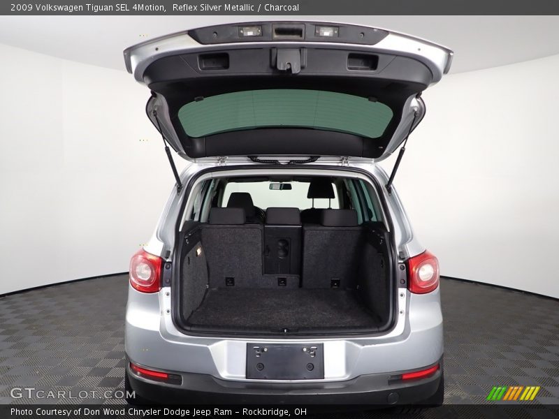 Reflex Silver Metallic / Charcoal 2009 Volkswagen Tiguan SEL 4Motion