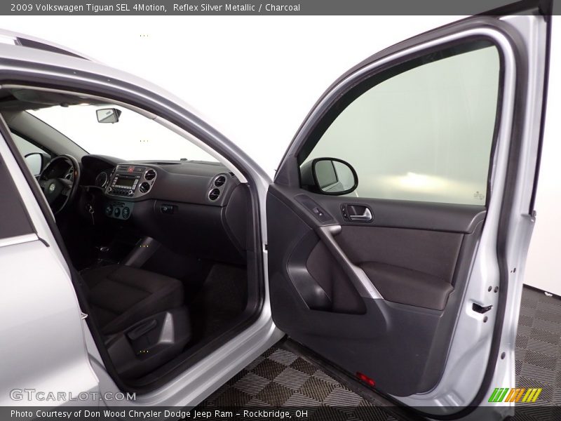 Reflex Silver Metallic / Charcoal 2009 Volkswagen Tiguan SEL 4Motion