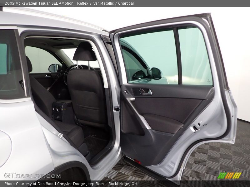 Reflex Silver Metallic / Charcoal 2009 Volkswagen Tiguan SEL 4Motion